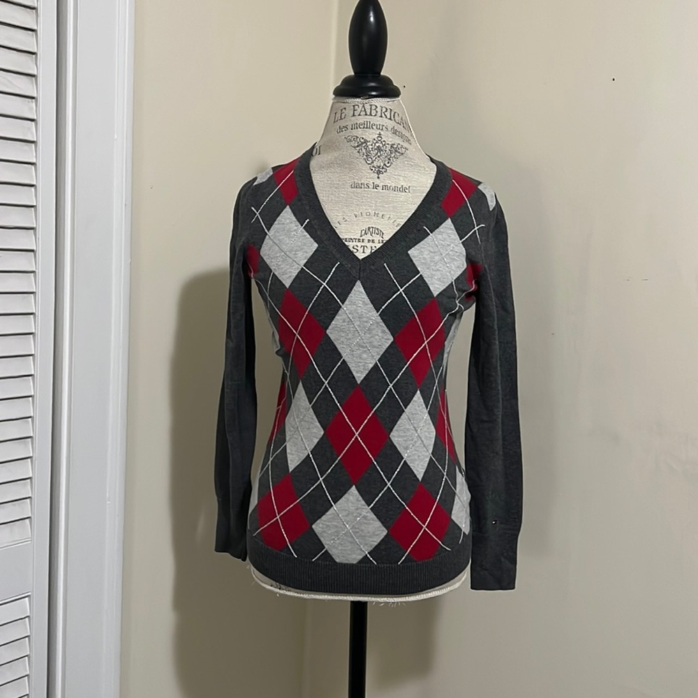 Tommy Hilfiger gray argyle V-neck sweater